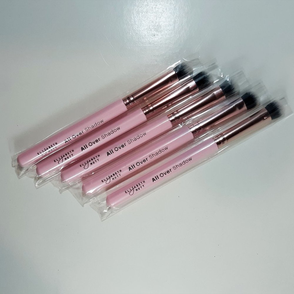 5 pc Set Elizabeth Mott All Over Shadow Brush